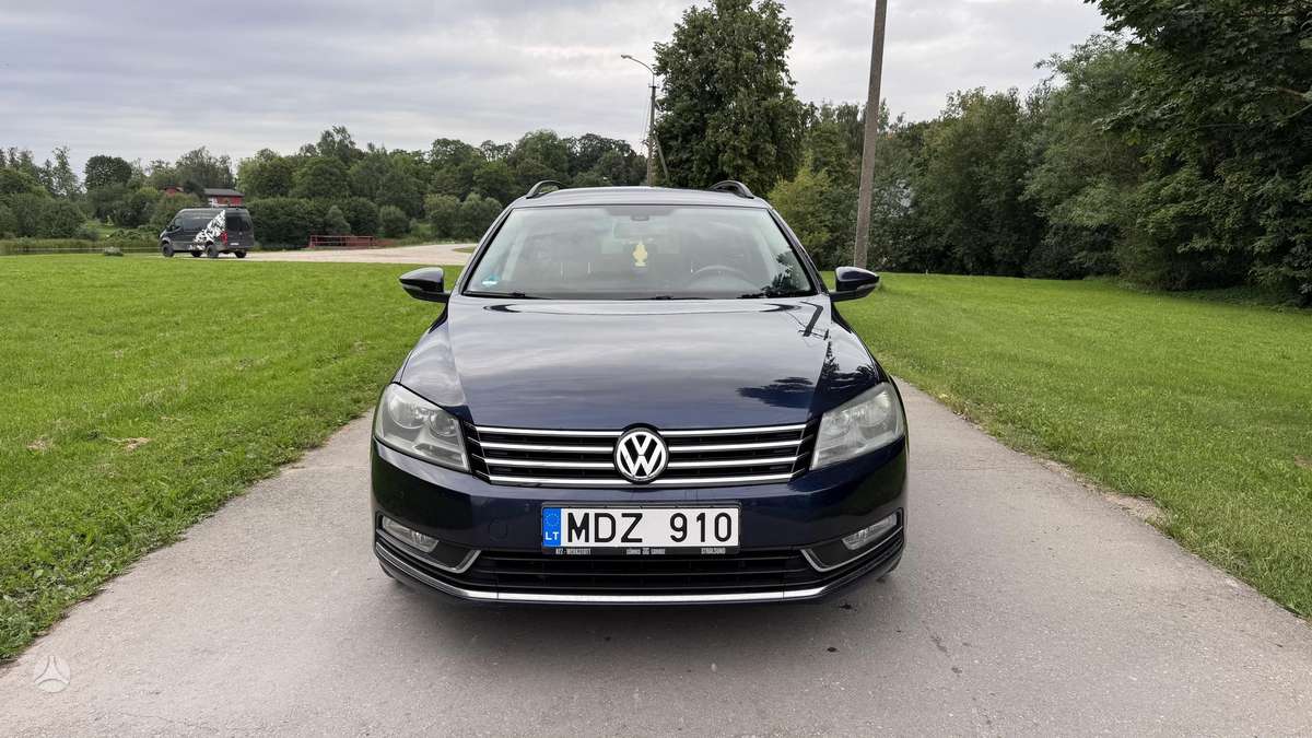 Volkswagen Passat 2013 — салон