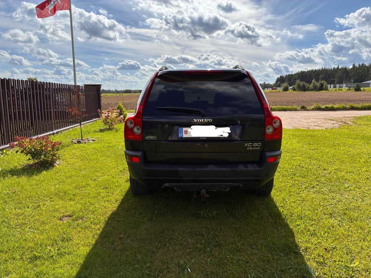 Volvo XC90 2004 — rear view