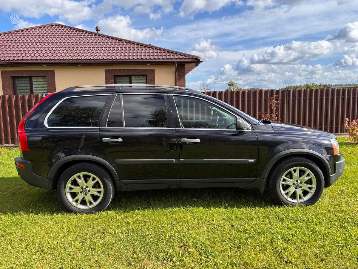 Volvo XC90 2004 — engine 2400 cm³, 163 HP (120kW)