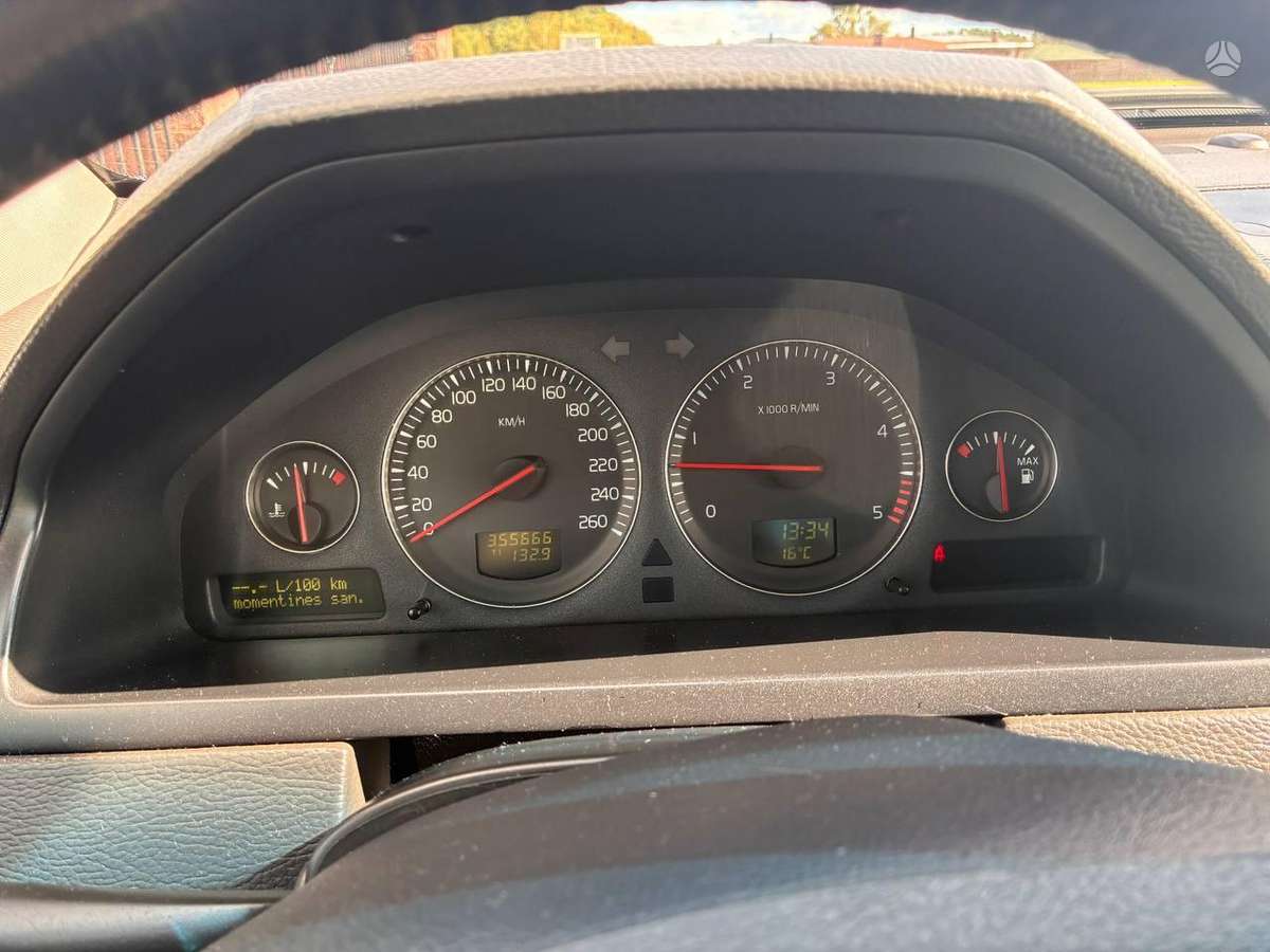 Volvo XC90 2004 — photo 6