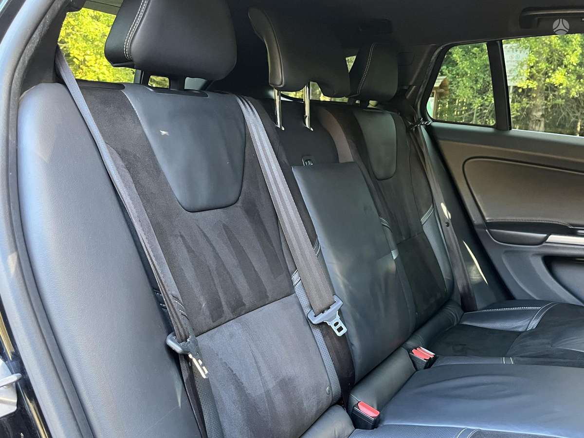 Volvo V60 2014 — photo 14
