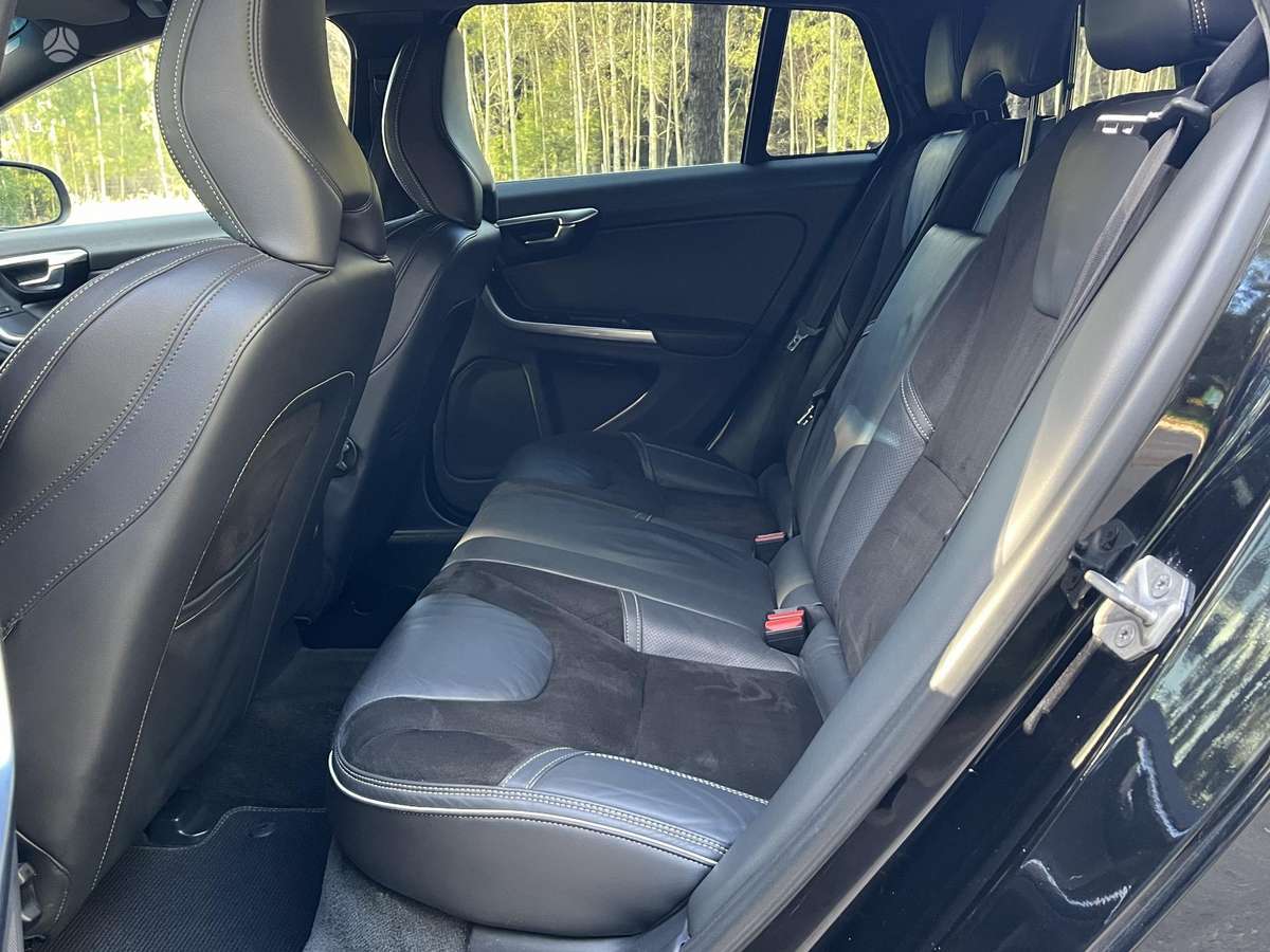 Volvo V60 2014 — photo 16