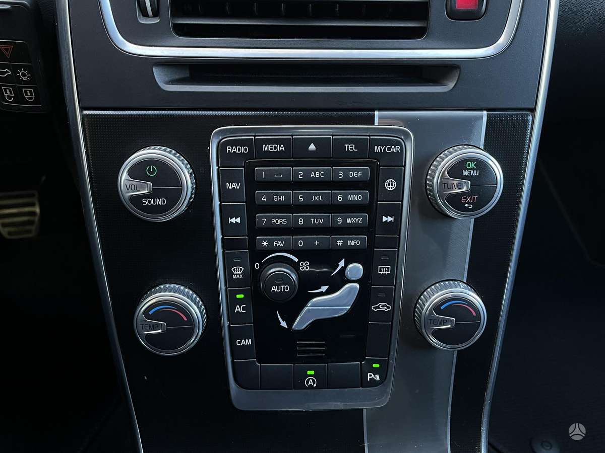 Volvo V60 2014 — photo 20
