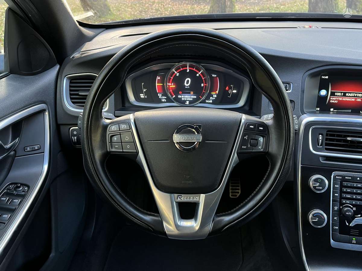Volvo V60 2014 — photo 23