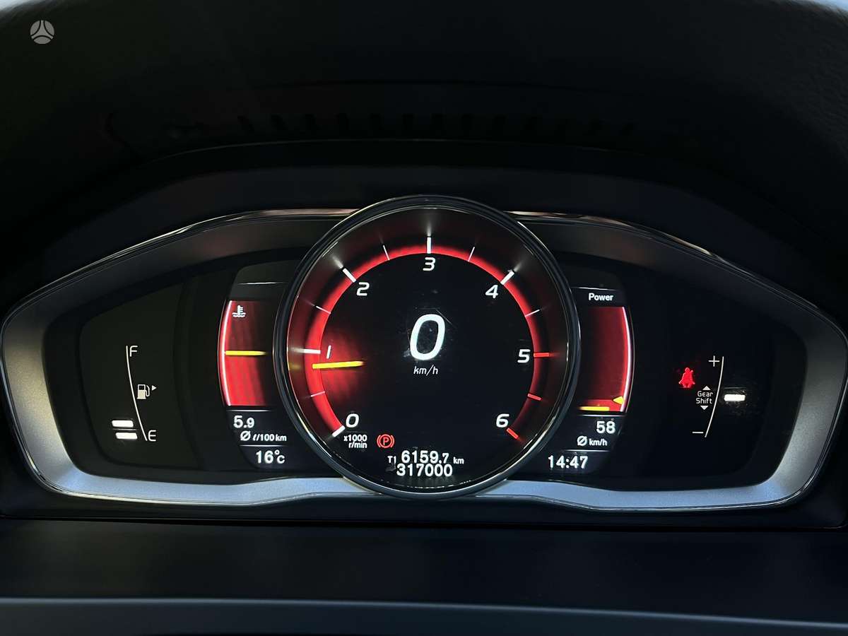 Volvo V60 2014 — photo 24