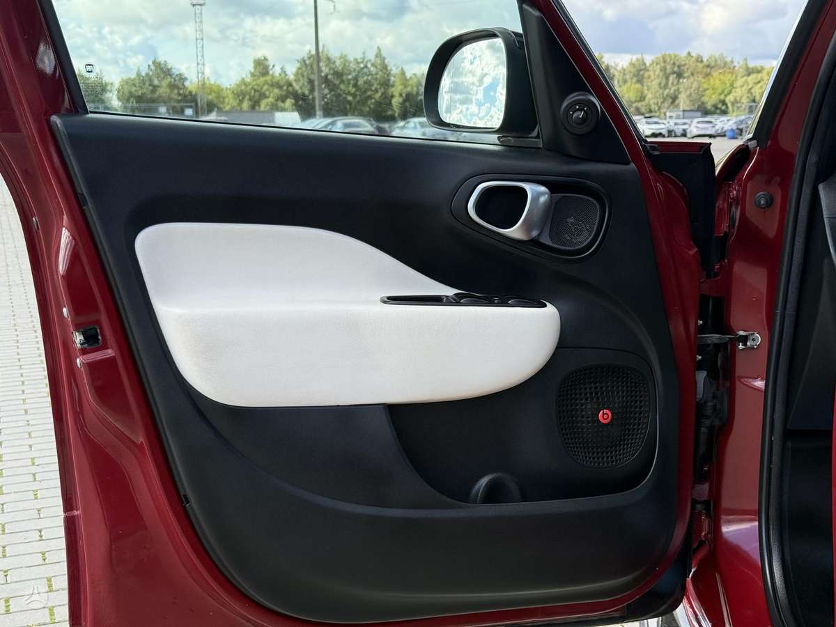 Fiat 500L 2015 — photo 17