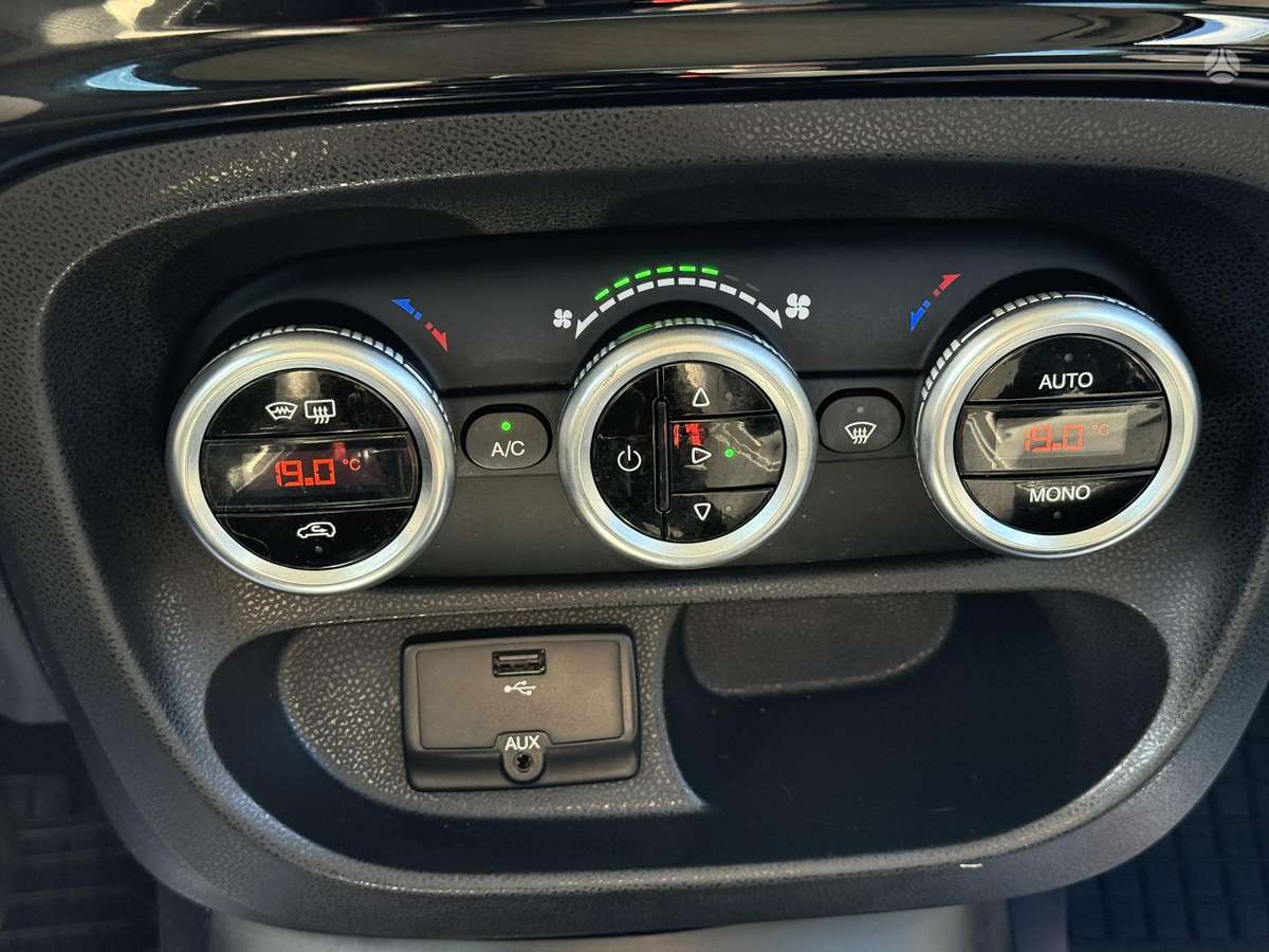 Fiat 500L 2015 — photo 27