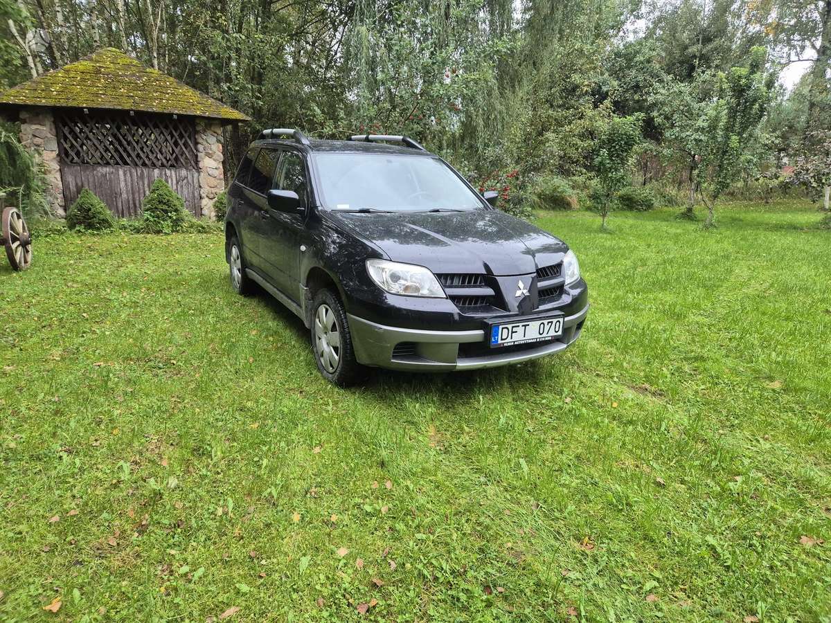 Mitsubishi Outlander 2007 — салон
