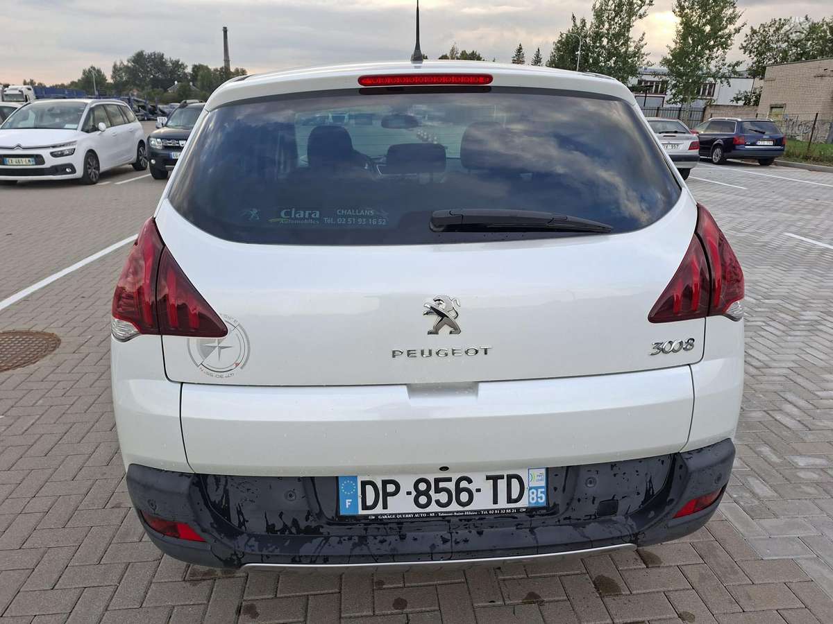 Peugeot 3008 2015 — engine 1560 cm³, 120 HP (88kW)