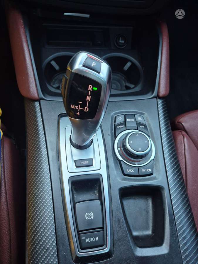 BMW X6 2010 — interior