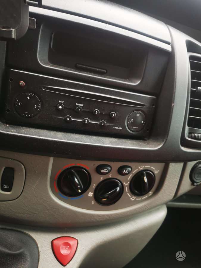 Renault Trafic 2007 — photo 10