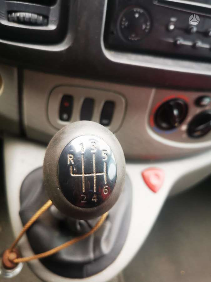 Renault Trafic 2007 — photo 9