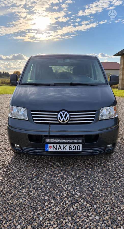 Volkswagen Transporter 2005 — interior