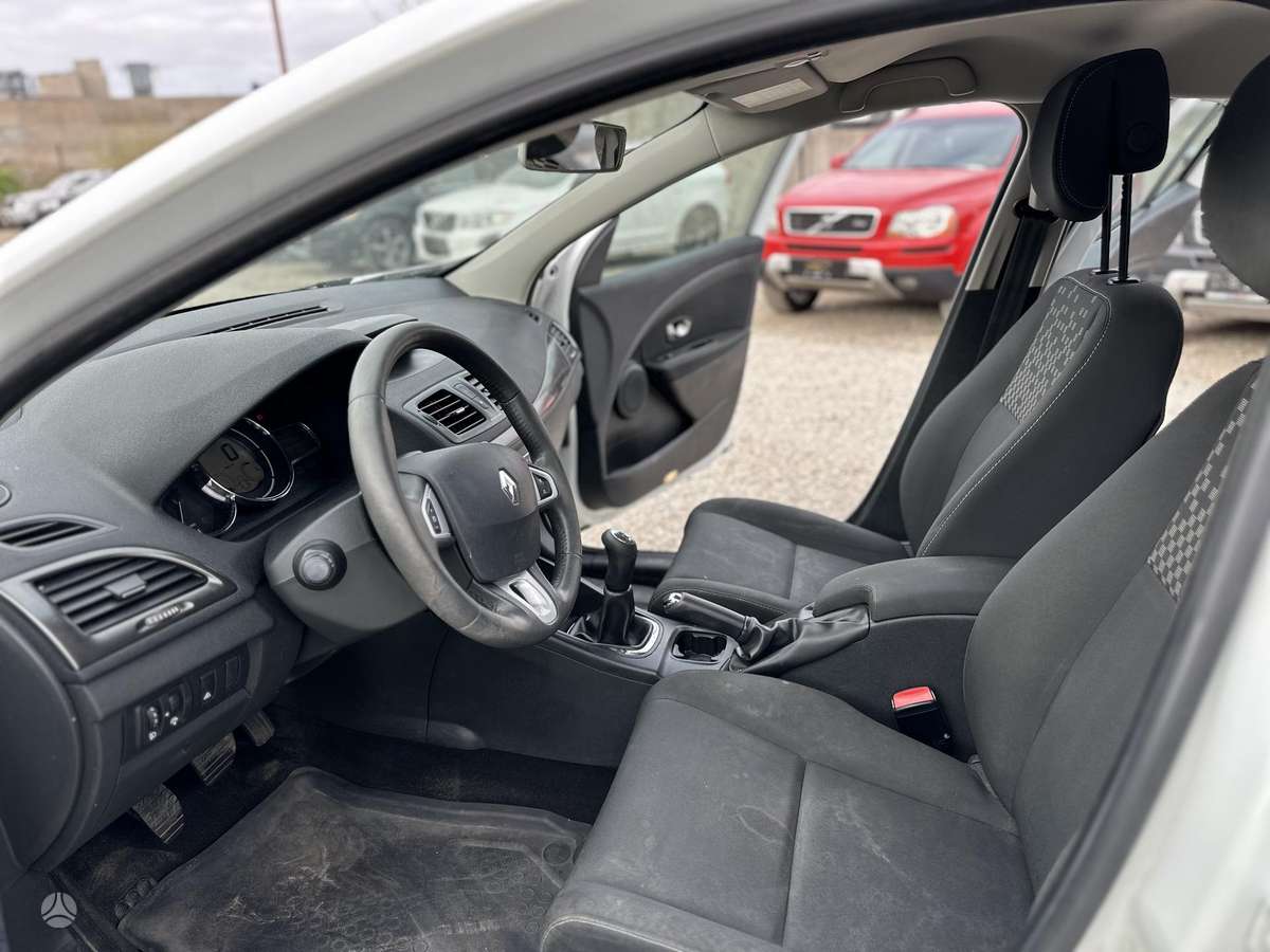 Renault Megane 2012 — photo 13