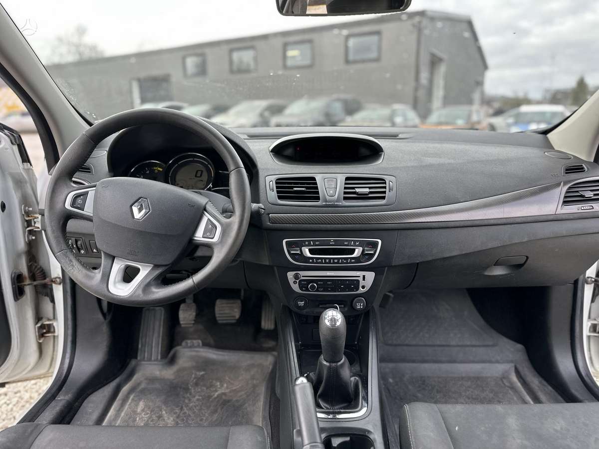 Renault Megane 2012 — photo 14