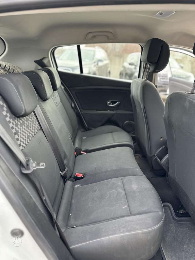 Renault Megane 2012 — photo 18