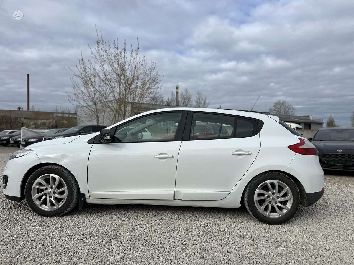 Renault Megane 2012 — engine 1500 cm³, 90 HP (66kW)