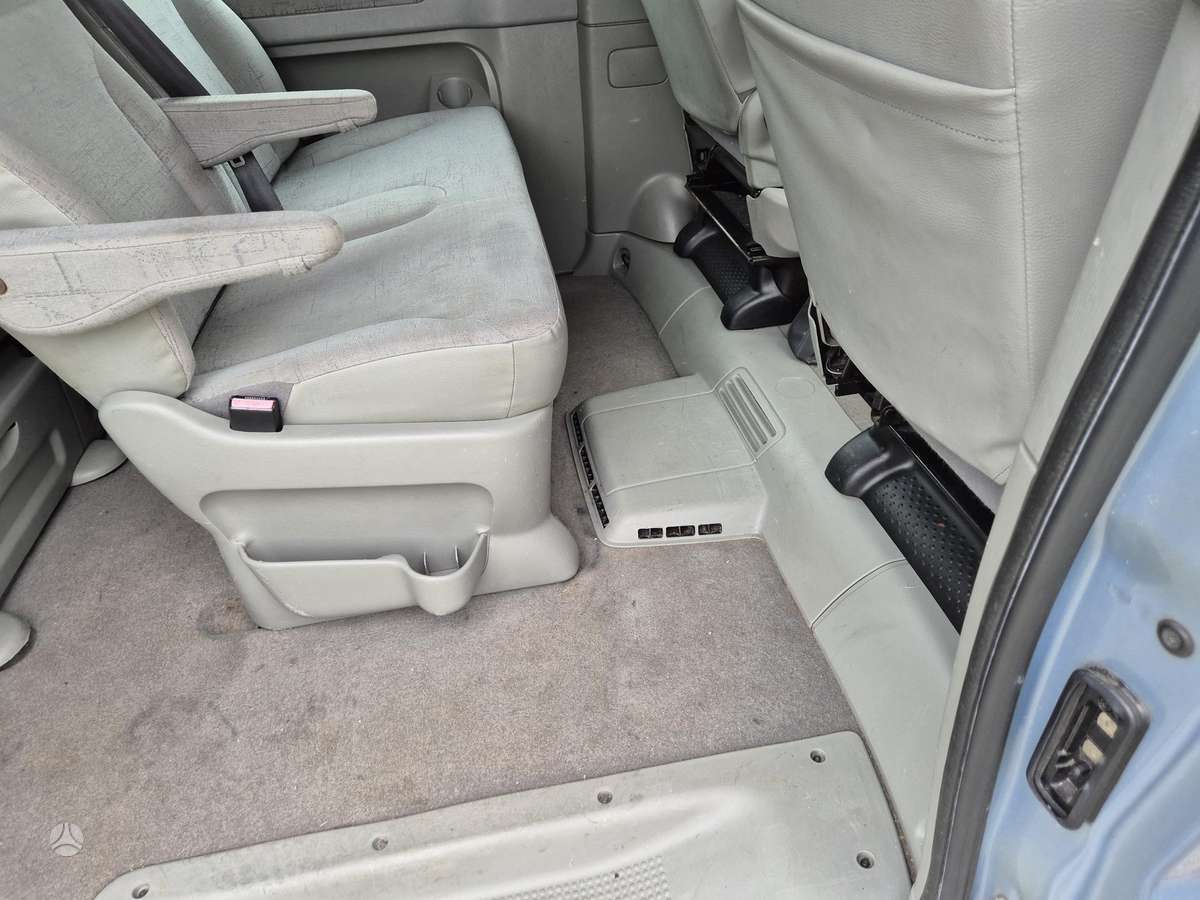Opel Vivaro 2010 — photo 14