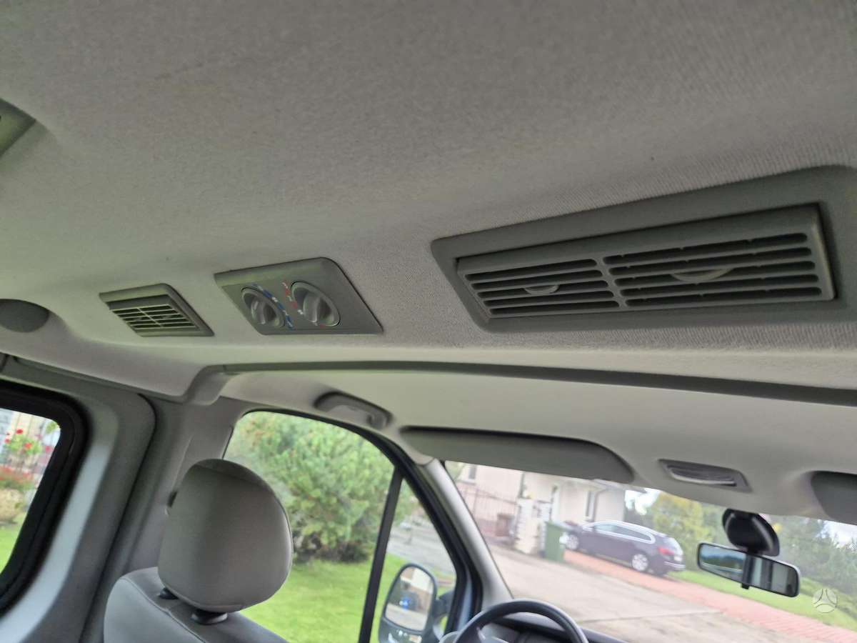Opel Vivaro 2010 — photo 15