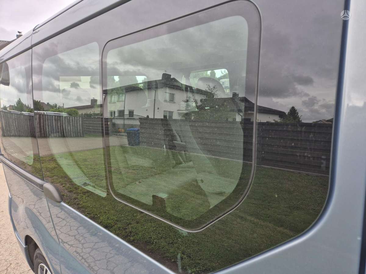 Opel Vivaro 2010 — photo 16