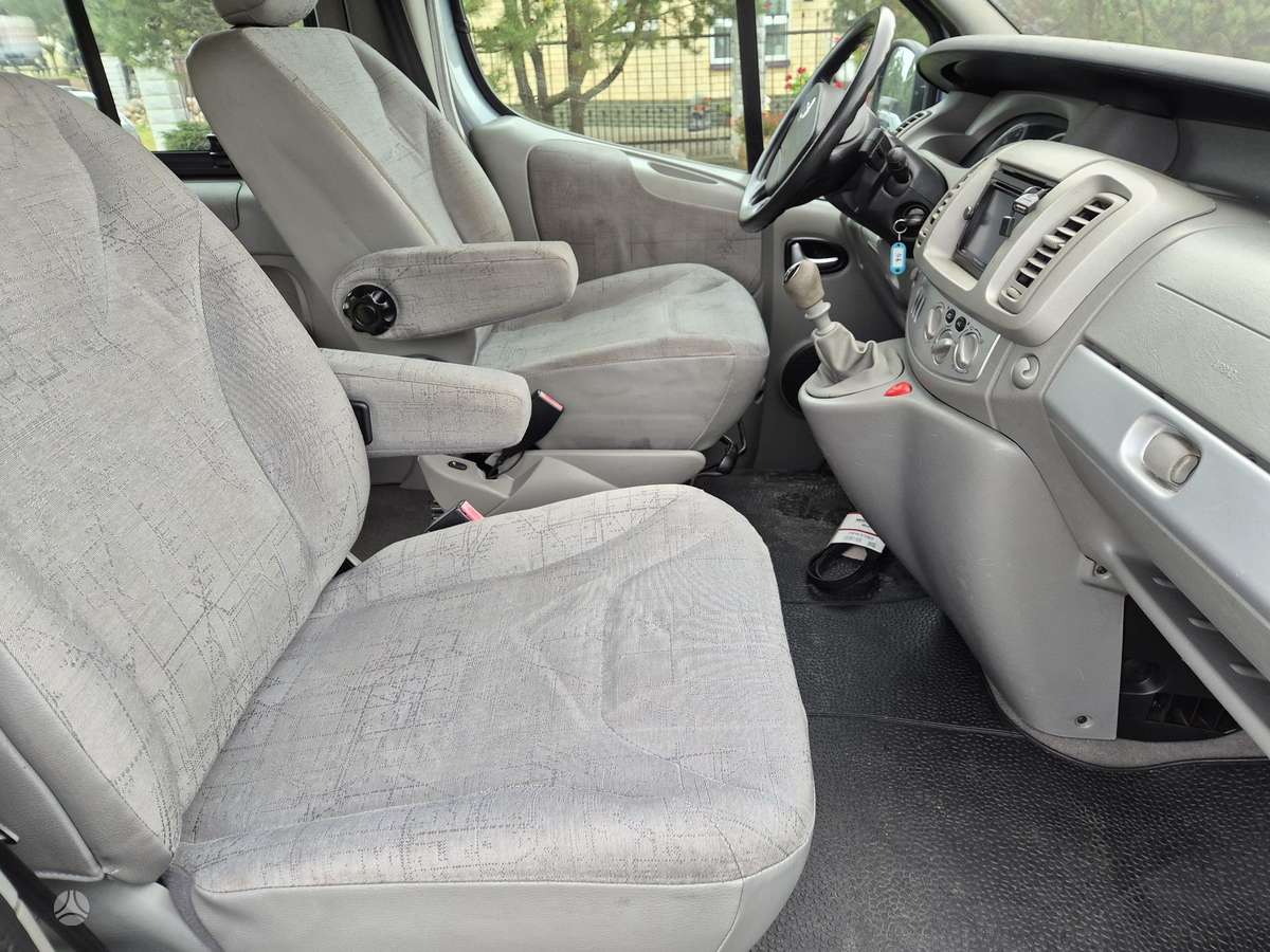 Opel Vivaro 2010 — photo 17