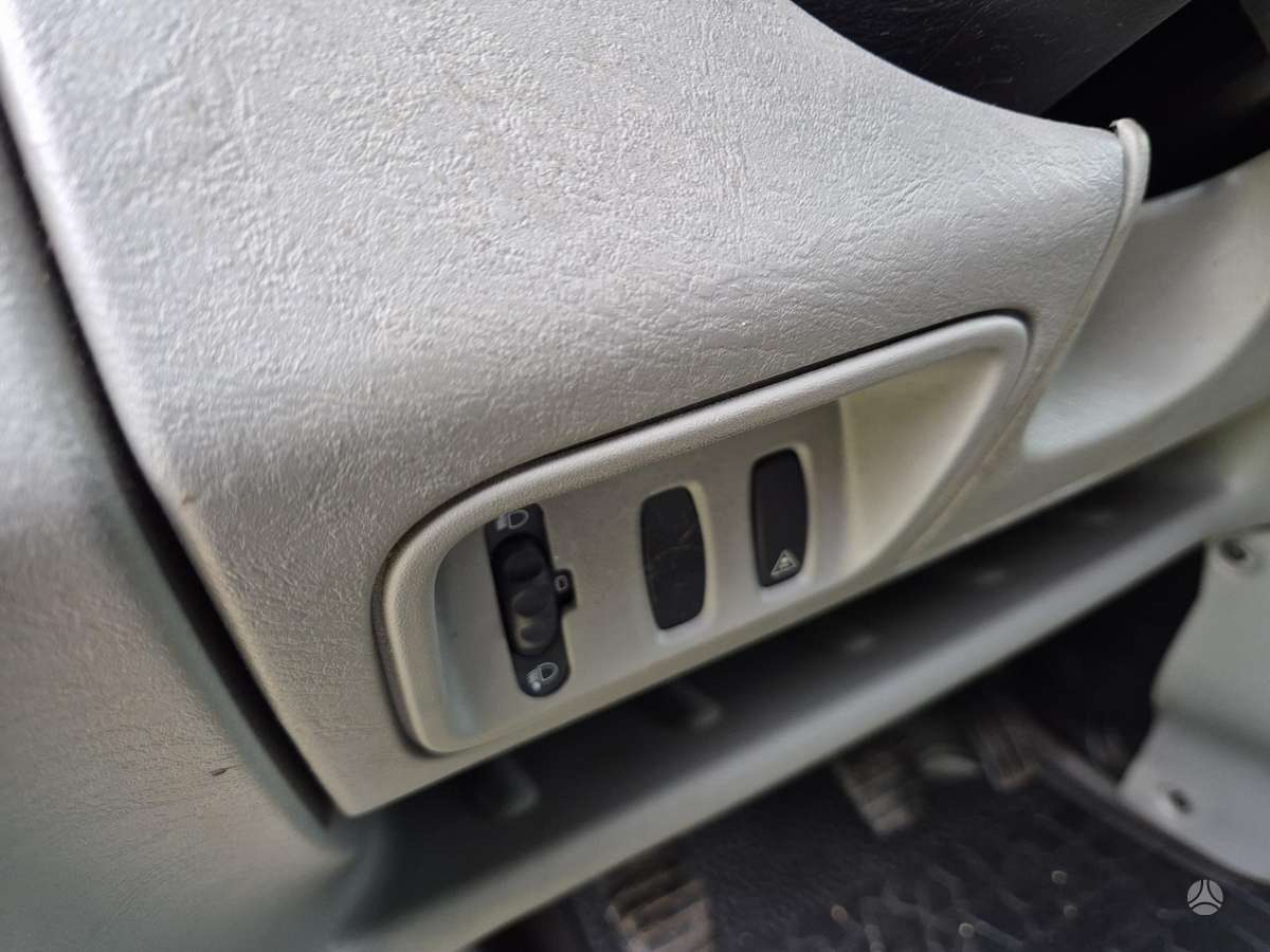 Opel Vivaro 2010 — photo 22