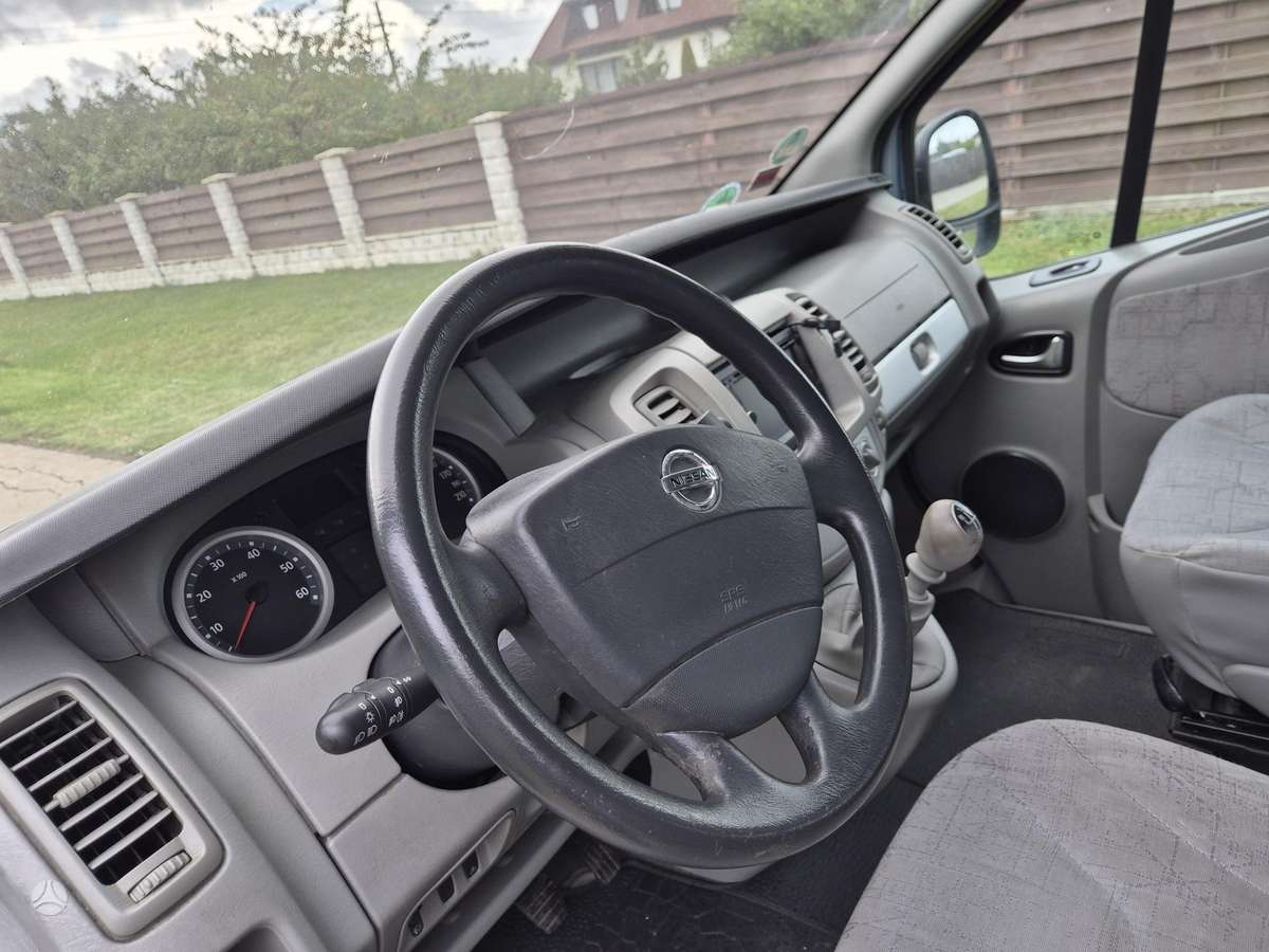 Opel Vivaro 2010 — photo 23