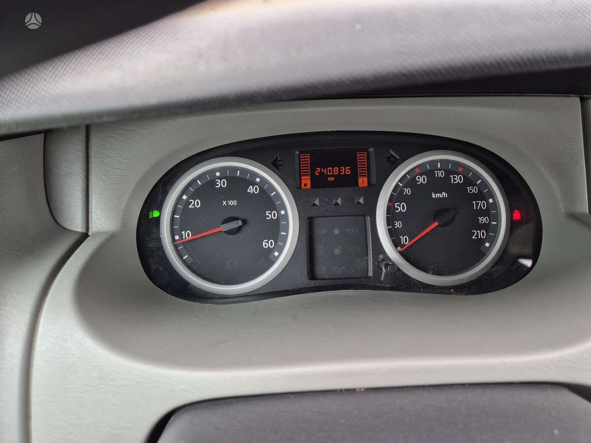 Opel Vivaro 2010 — photo 29
