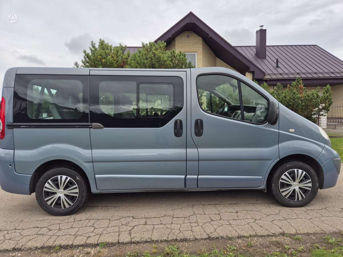 Opel Vivaro 2010 — photo 6