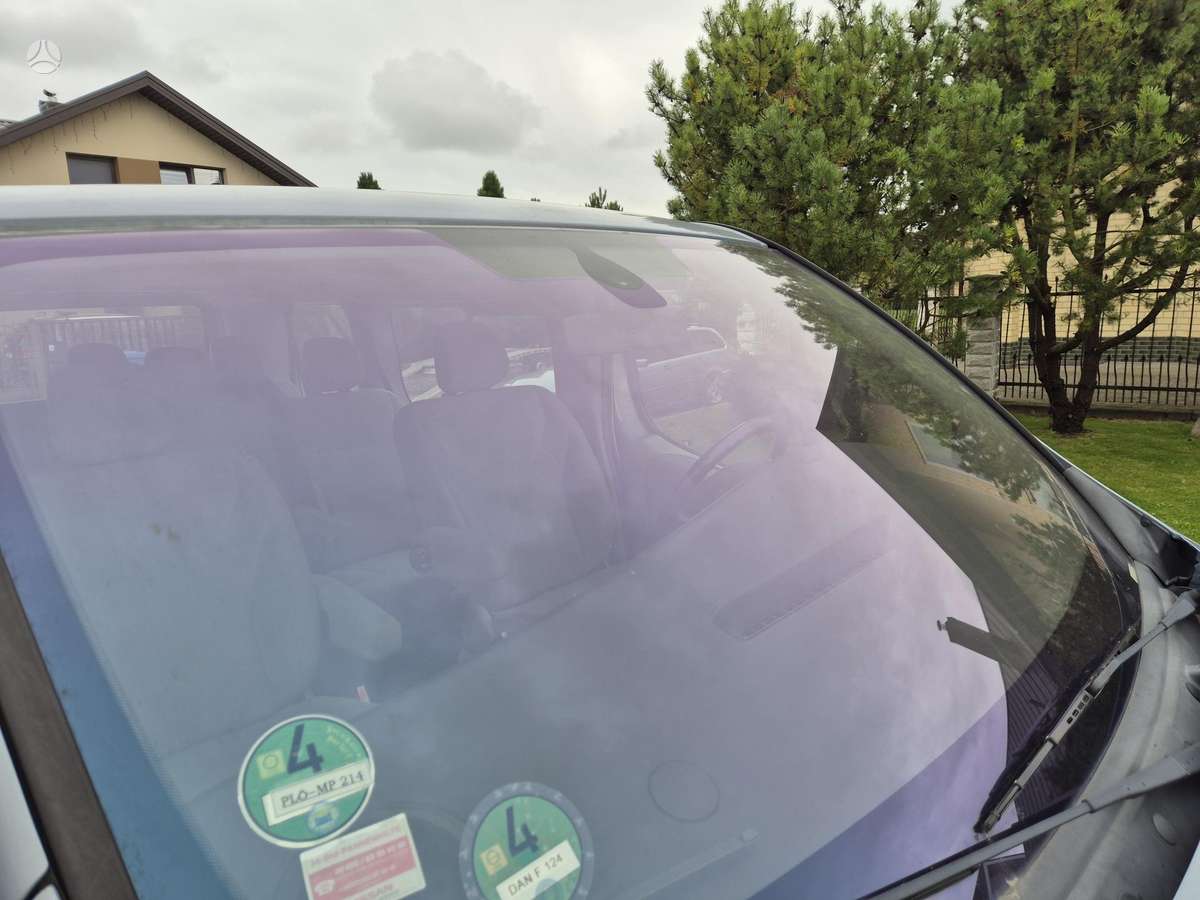Opel Vivaro 2010 — photo 8