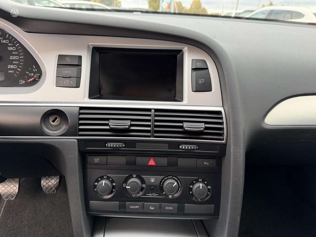Audi A6 2009 — photo 13