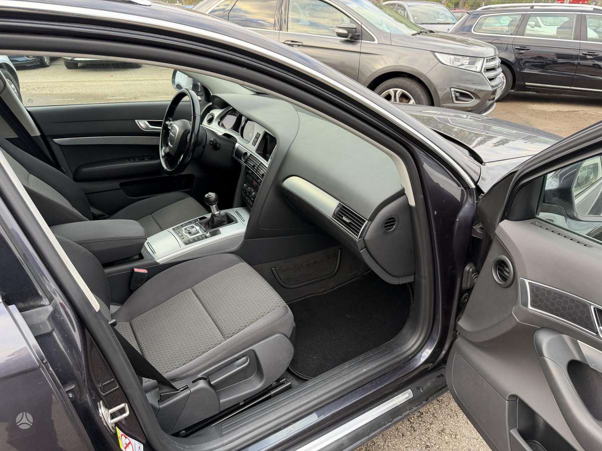 Audi A6 2009 — photo 15