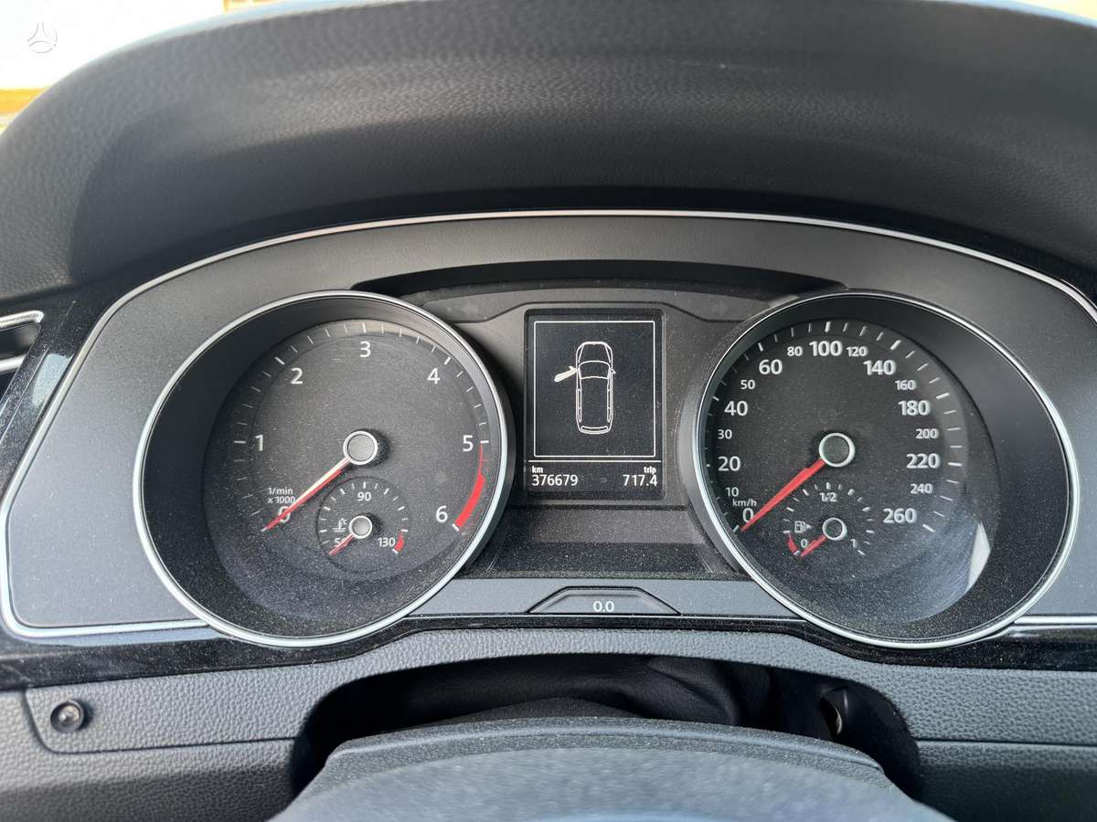 Volkswagen Passat 2015 — photo 19