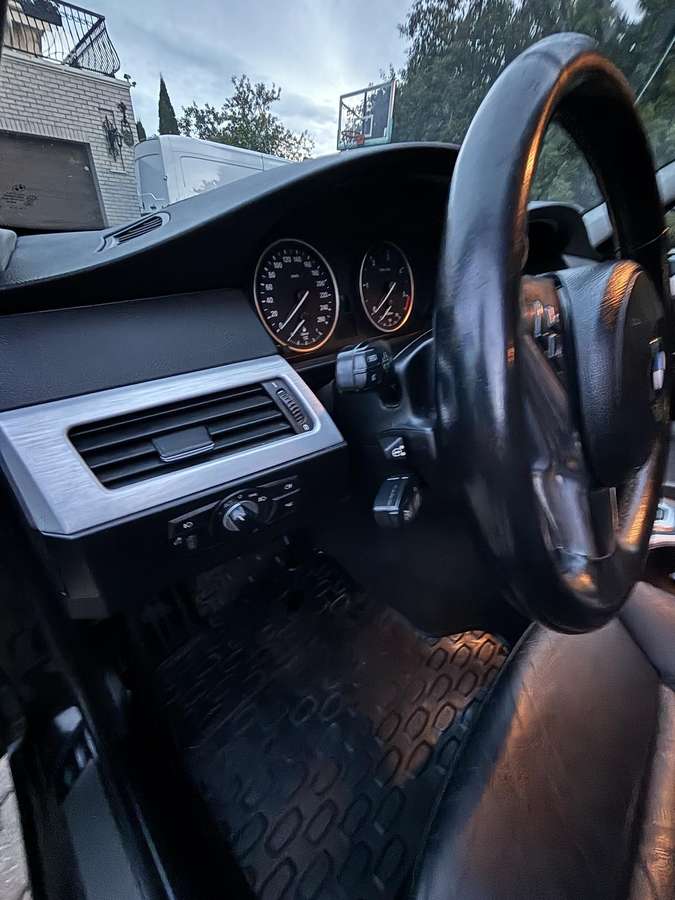BMW 535 2009 — photo 12