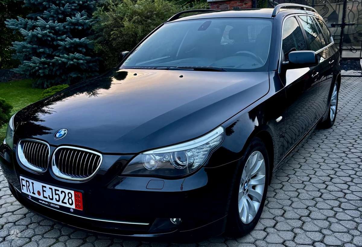 BMW 535 2009 — rear view