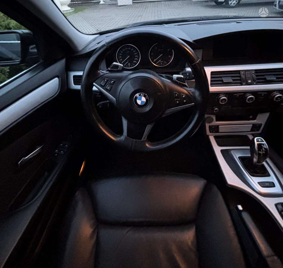 BMW 535 2009 — photo 20