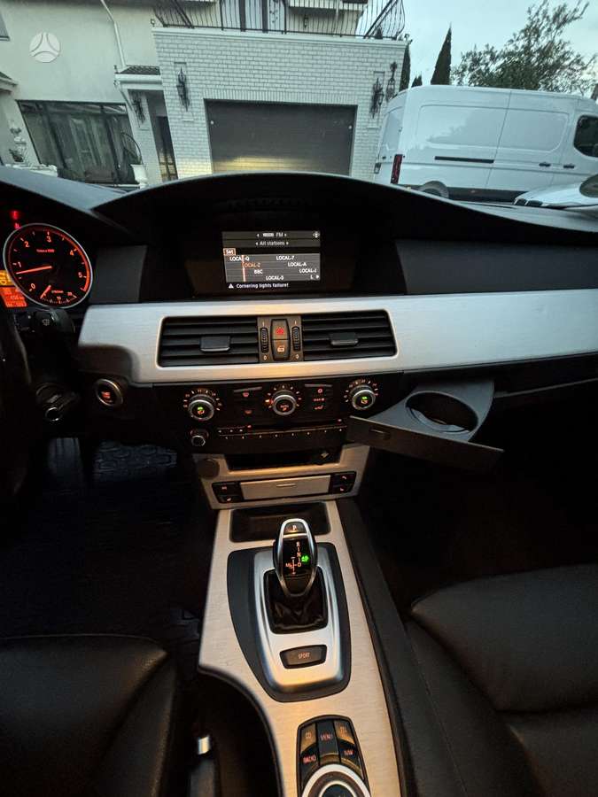 BMW 535 2009 — photo 26