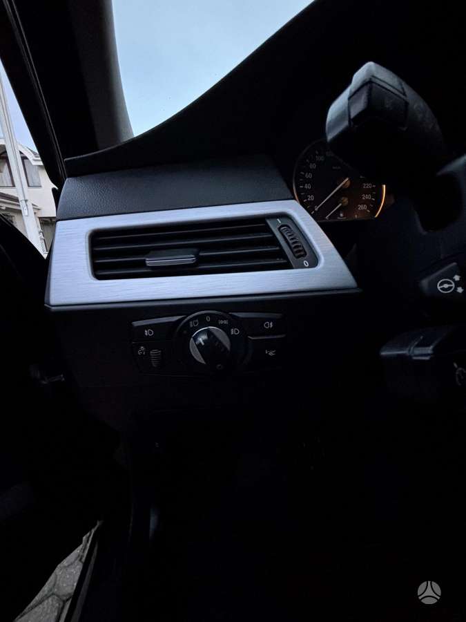 BMW 535 2009 — photo 28