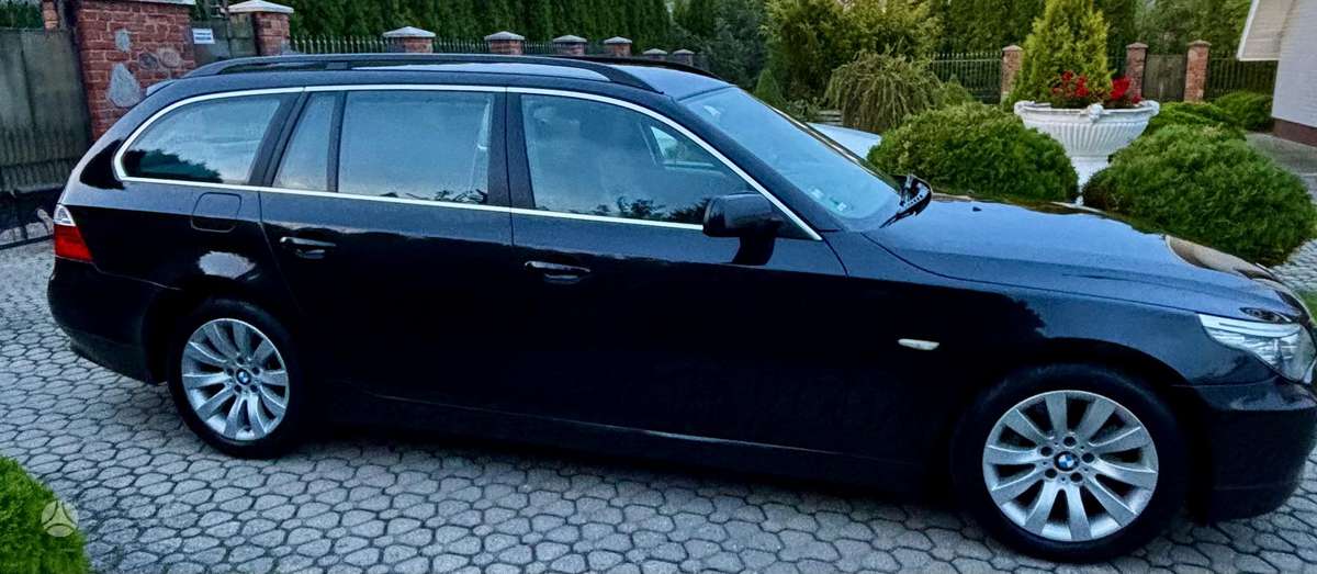 BMW 535 2009 — engine 286 HP (210kW)