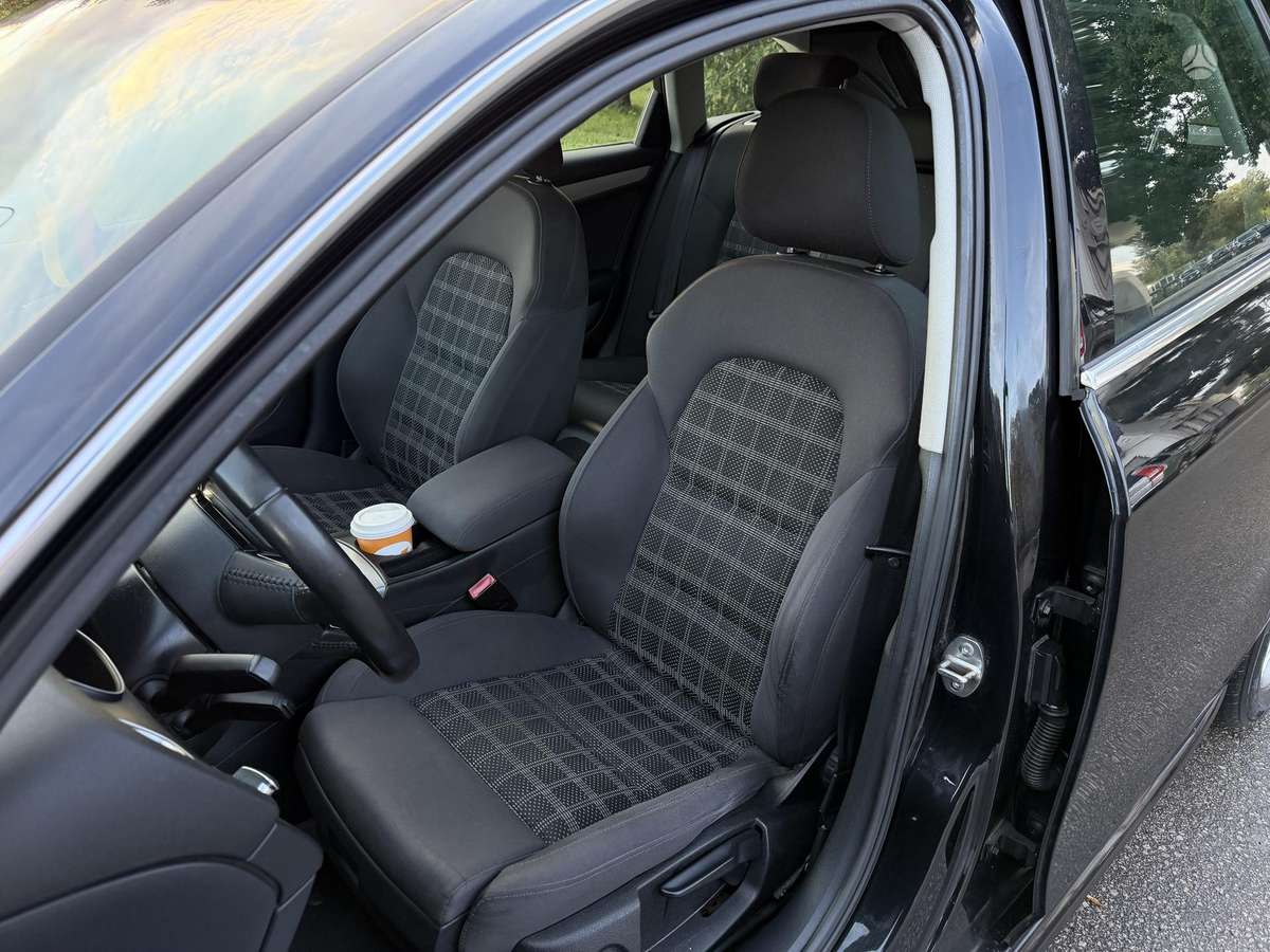 Audi A4 2013 — photo 11