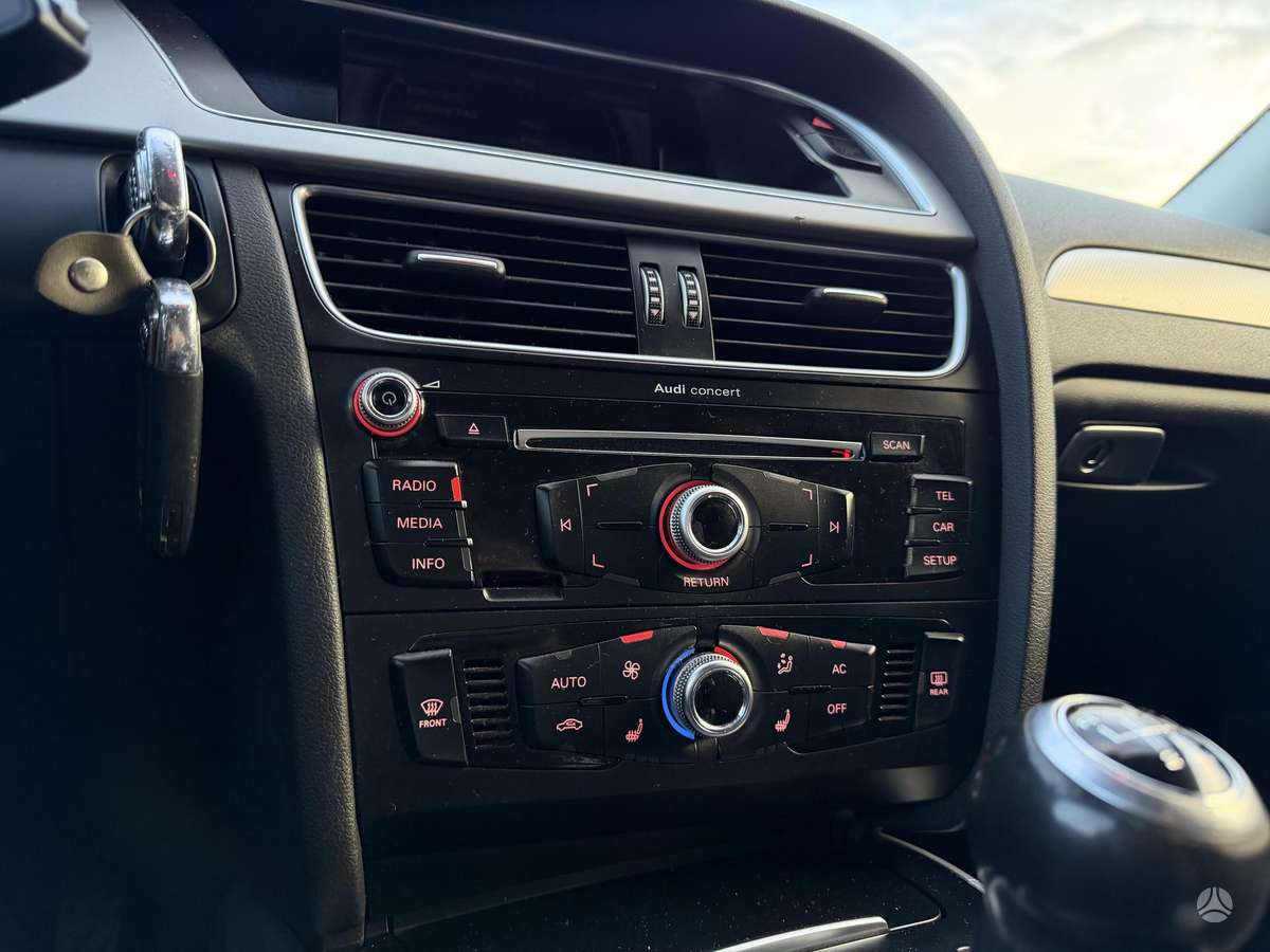 Audi A4 2013 — photo 12