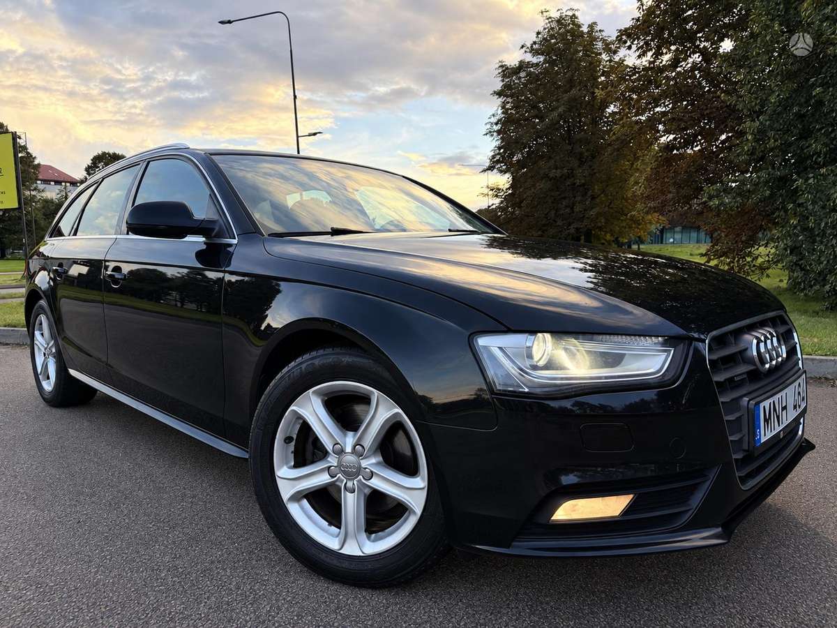 Audi A4 2013 — rear view