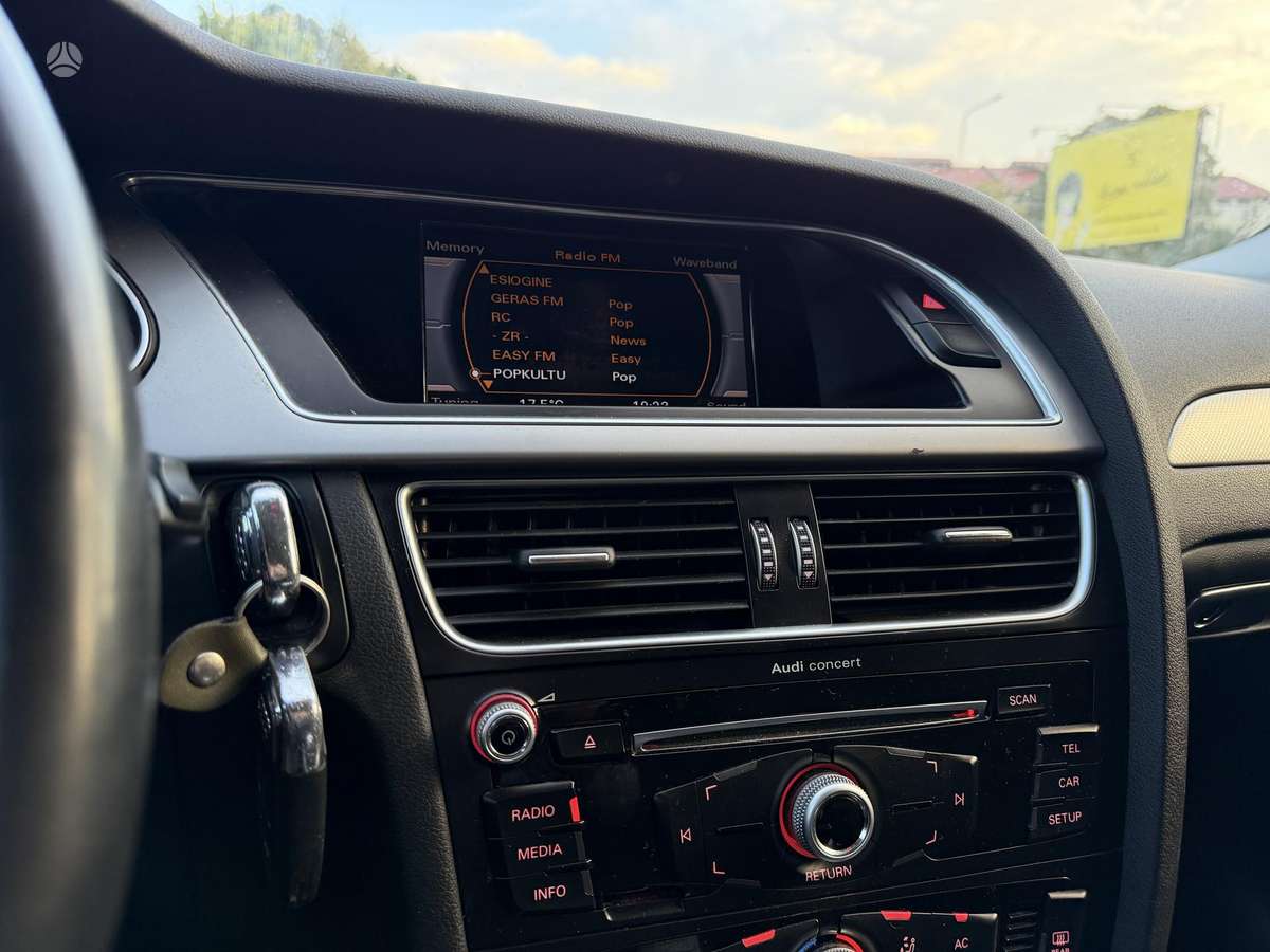 Audi A4 2013 — photo 8