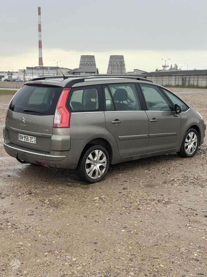 Citroen Grand 2011 — двигун 1560 cm³, 109 HP (80kW)