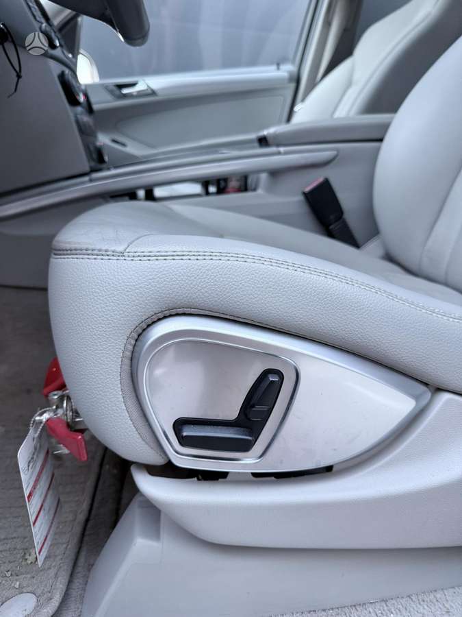 Mercedes-Benz ML320 2006 — photo 18
