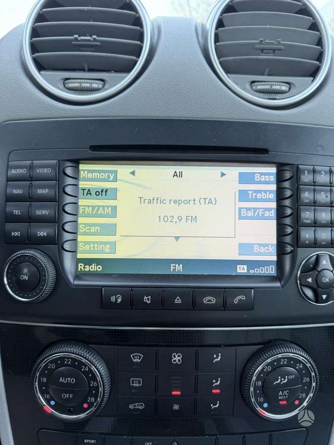 Mercedes-Benz ML320 2006 — photo 23