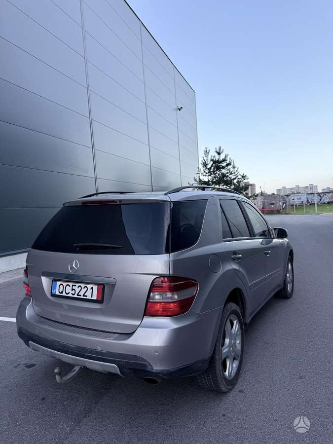 Mercedes-Benz ML320 2006 — photo 9