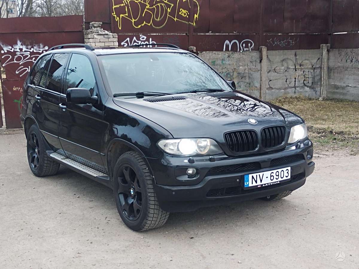 BMW X5 2004 — interior