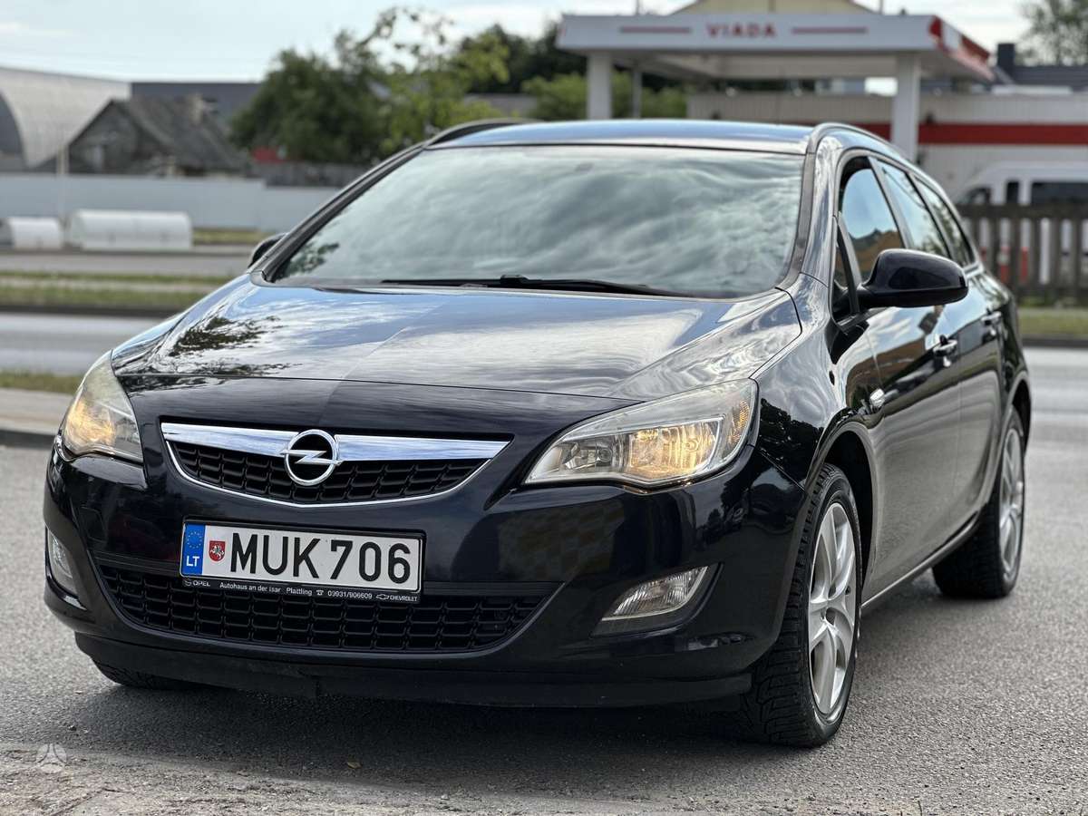 Opel Astra 2011 — engine 1956 cm³, 160 HP (118kW)