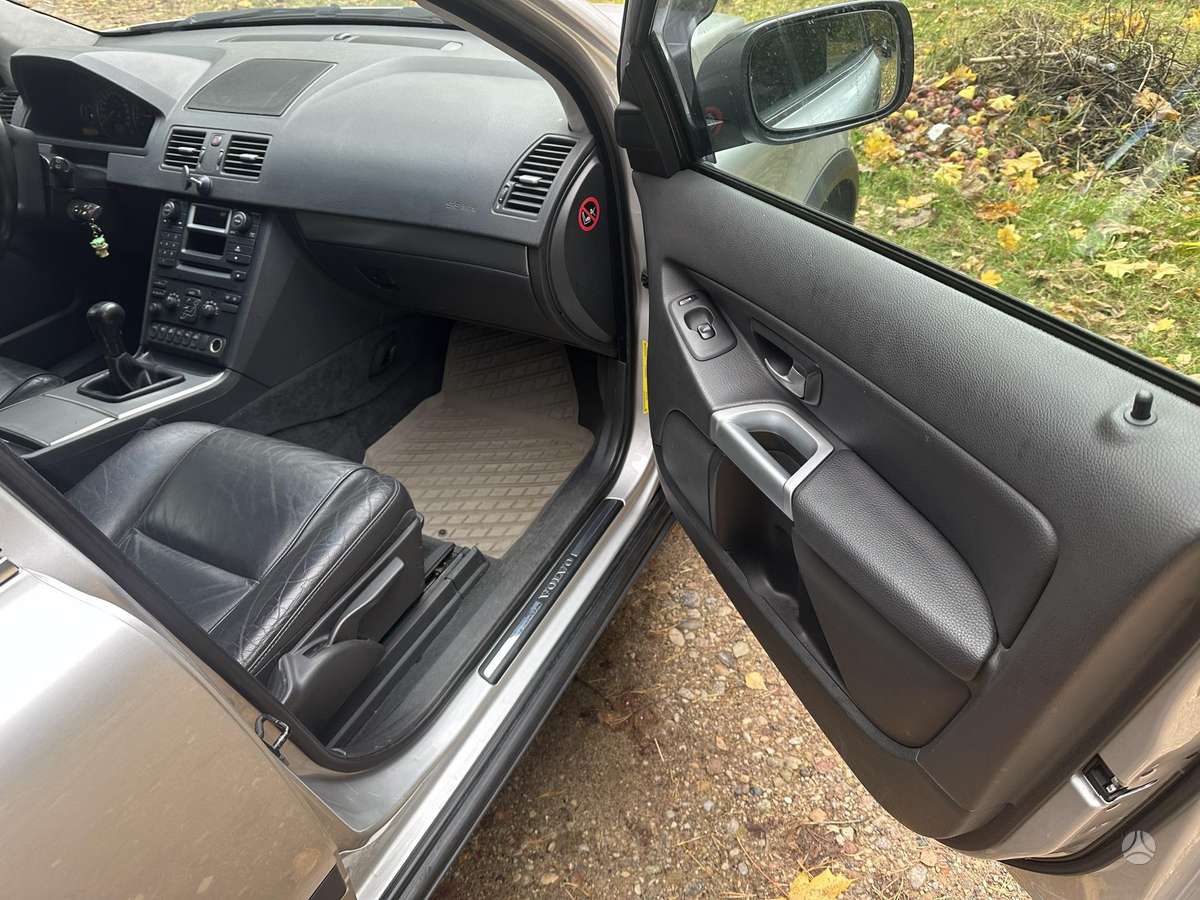 Volvo XC90 2005 — photo 11